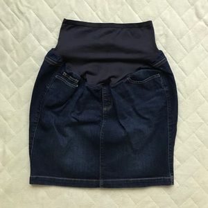 Maternity denim skirt